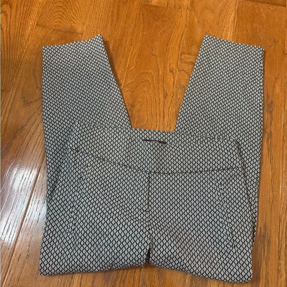 Apt. 9 Black and White Geometric Knit Ankle Pants size 4